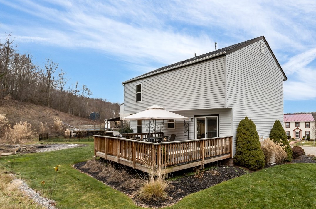 1017 Fieldstone Ct, Tarentum, PA 15084-2647