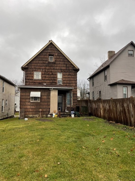 716 Countyline St, New Castle, PA 16101