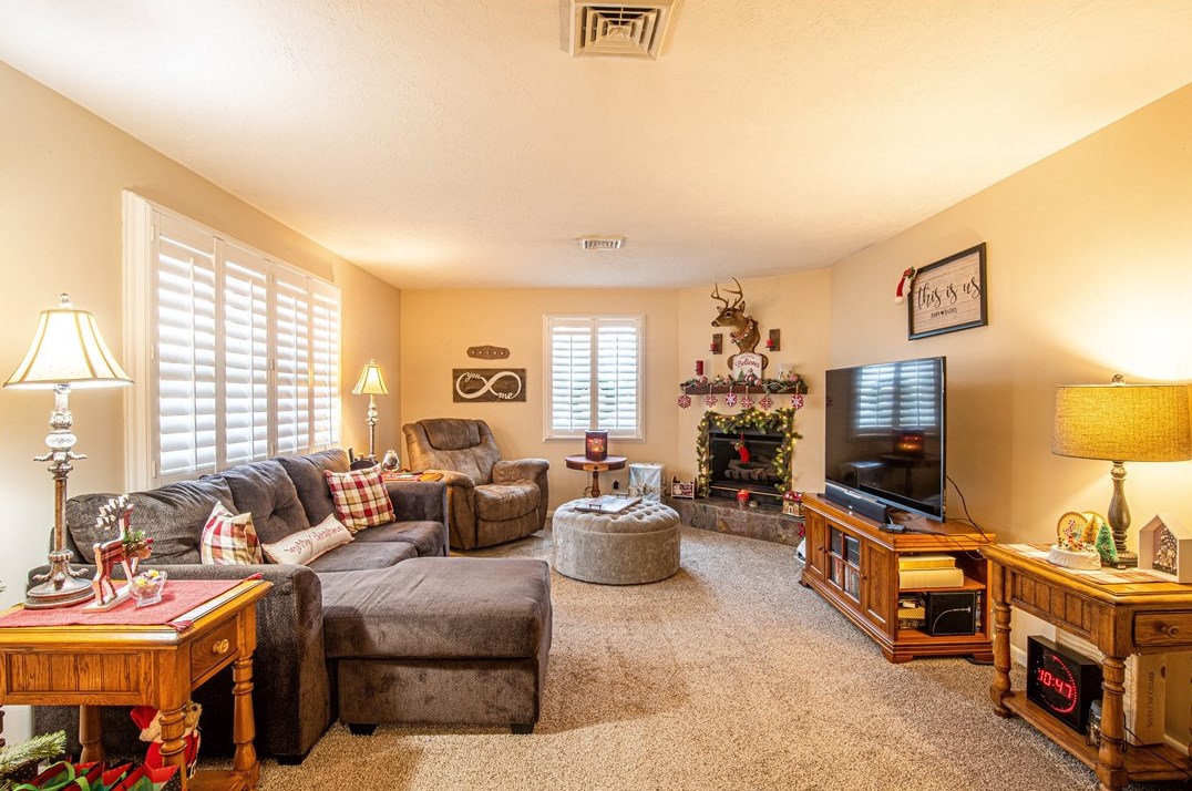 106 Martha Ave, Hopwood, PA 15445