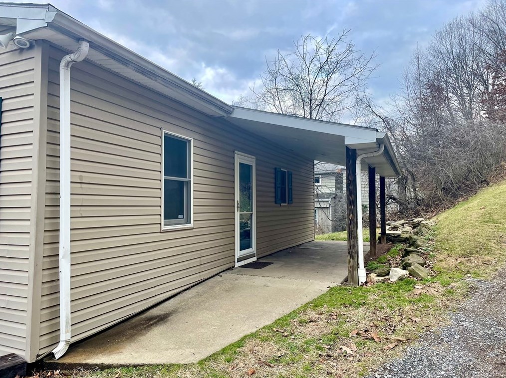 518 Stilley Rd, Jefferson Hills, PA 15025