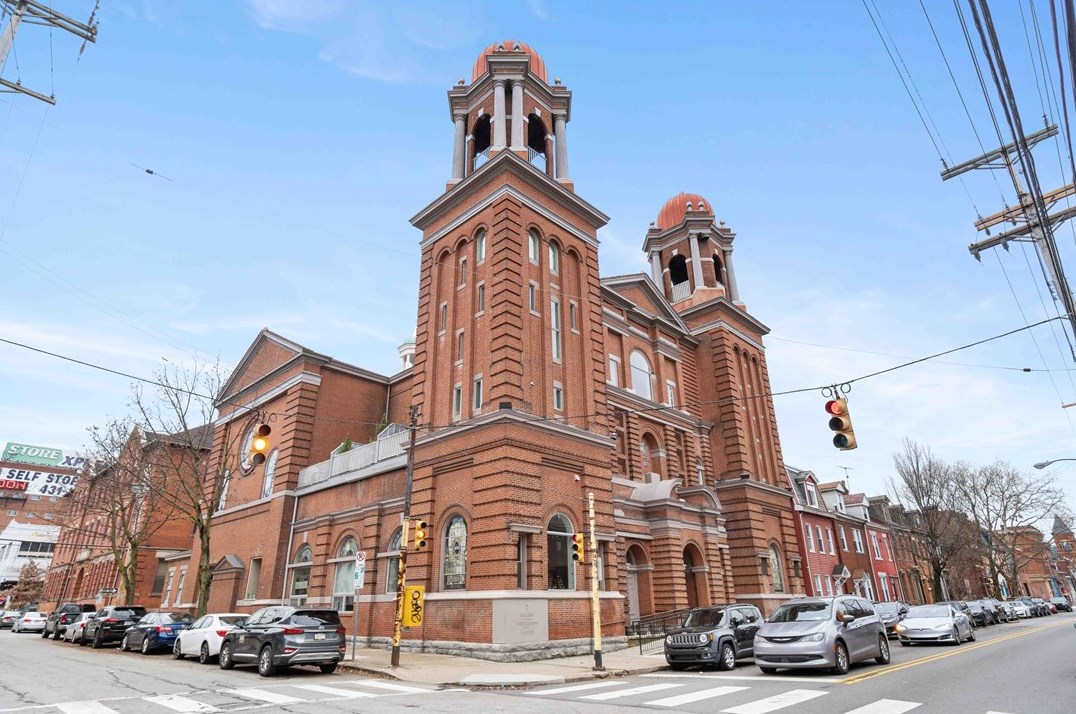 2132 Sarah St #102, Pittsburgh, PA 15203