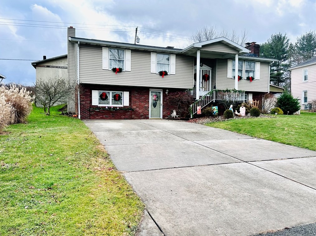 919 Moore St, Oliphant Furnace, PA 15401-6747