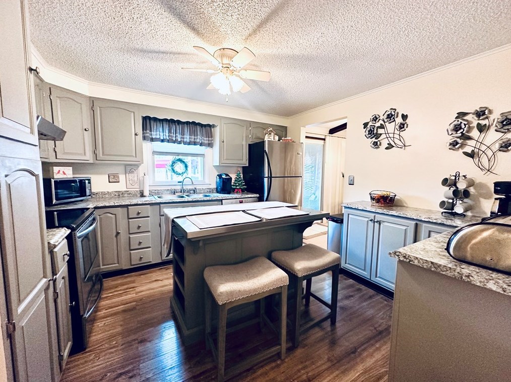 919 Moore St, Oliphant Furnace PA  15401-6747 exterior
