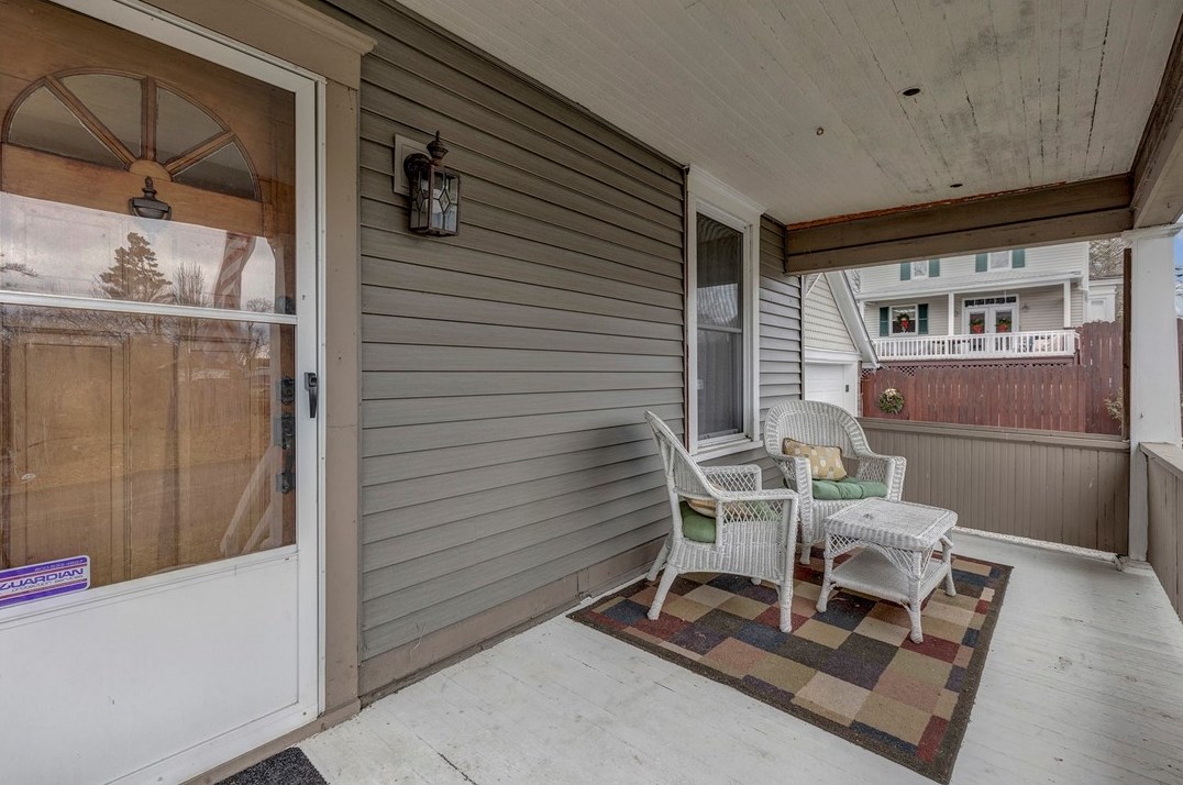 905 5th St, Beaver Falls, PA 15010-3113