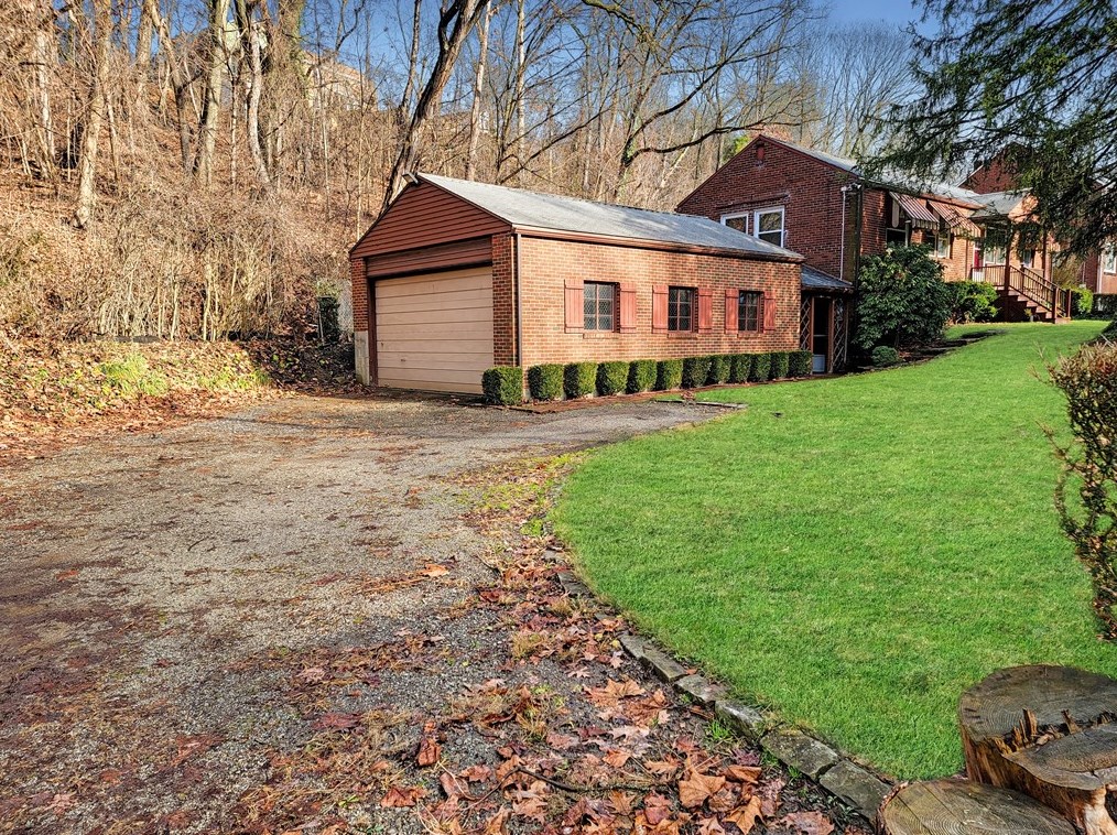 610 Maytide St, Pittsburgh, PA 15227