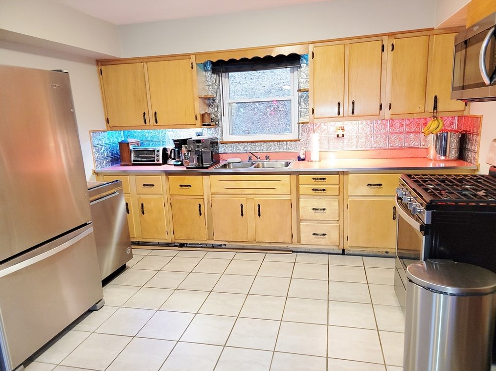 632 Howard St, Ambridge, PA 15003