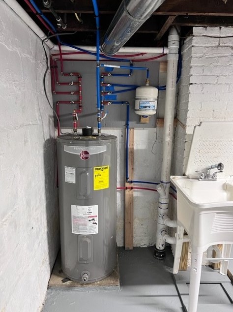 57 Lemon St, Oliphant Furnace PA  15401-2949 exterior