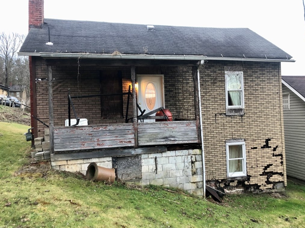 20 Brokers Ln, Penn, PA 15675