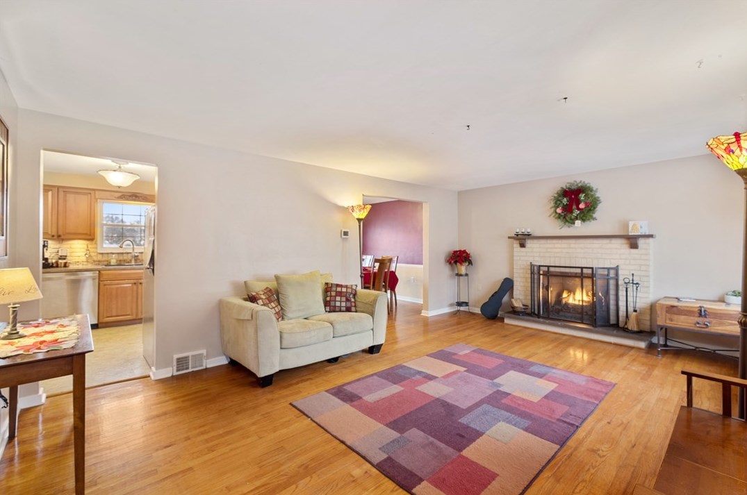 1545 Theresa Ave, Library, PA 15129