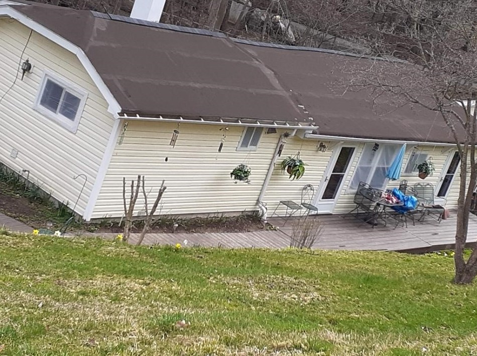 145 Martin Ln, New Brighton, PA 15066