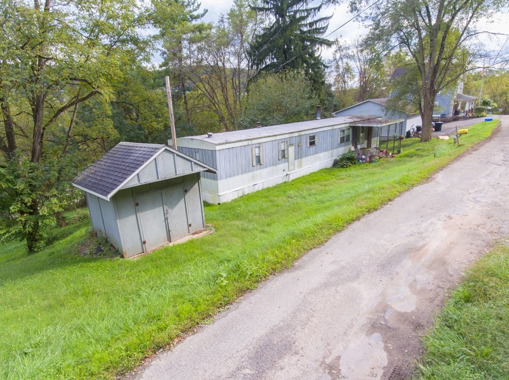 266 Walnut Ln, West Newton, PA 15089