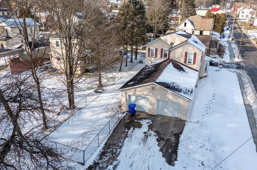 2 Elizabeth St, Greenville, PA 16125