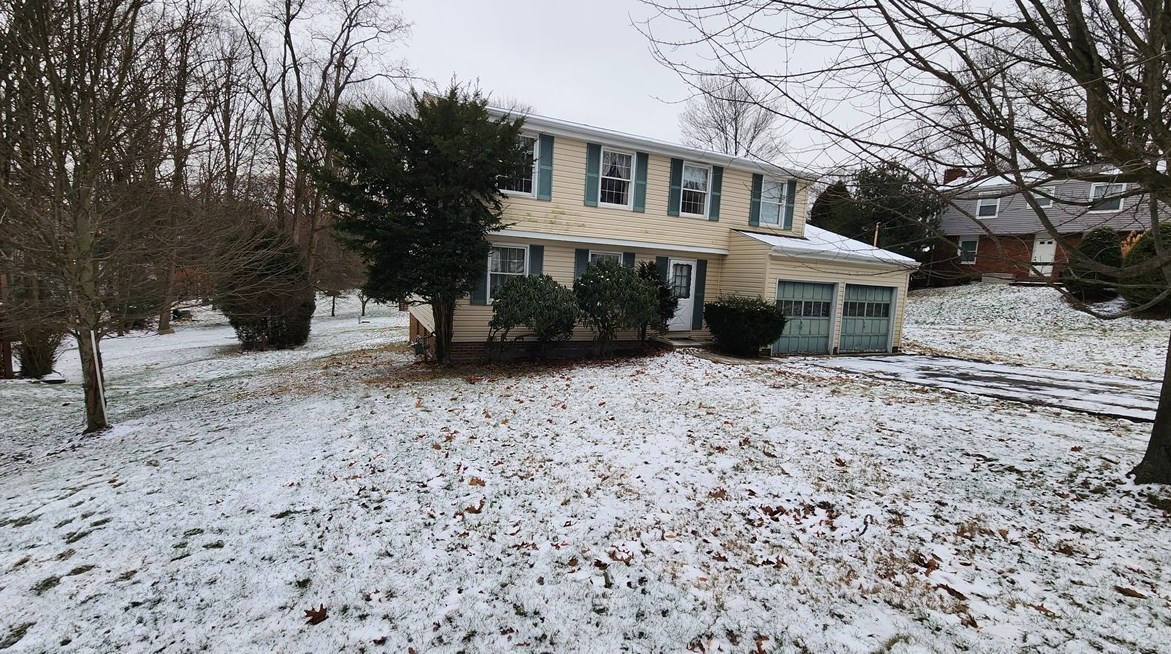 102 Cherry Tree Pl, Moon Twp, PA 15108-1125