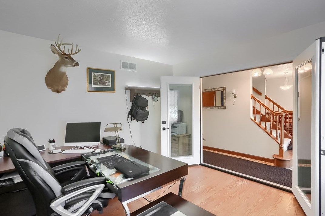 34 Coraopolis Rd, Moon Twp PA  15108-3702 exterior