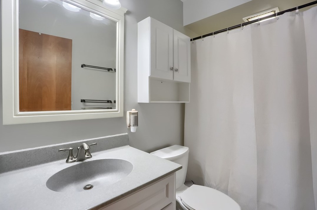 34 Coraopolis Rd, Moon Twp PA  15108-3702 exterior