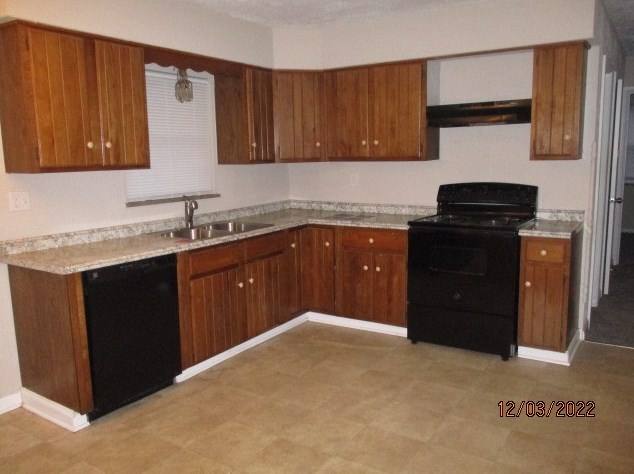 301 Russell Dr, New Brighton, PA 15066
