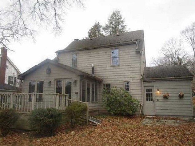 226 E Englewood Ave, New Castle, PA 16105