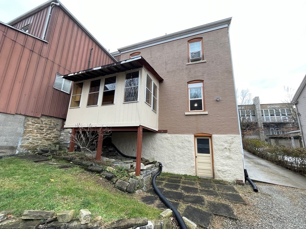 132 Parkfield #1, Pittsburgh, PA 15210