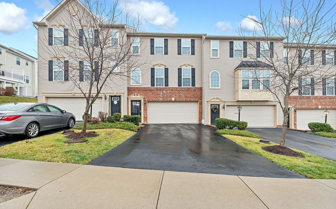 352 Sunrise Dr, Collier Township, PA 15106-6500