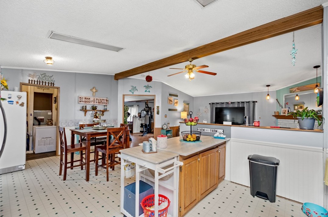 56 Wheatley Rd, North Charleroi, PA 15022