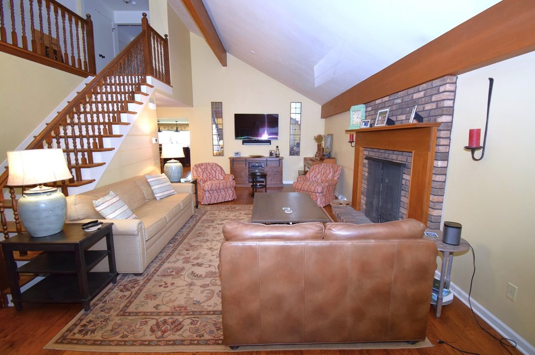 55 Spring Valley Dr, Washington, PA 15301-6213