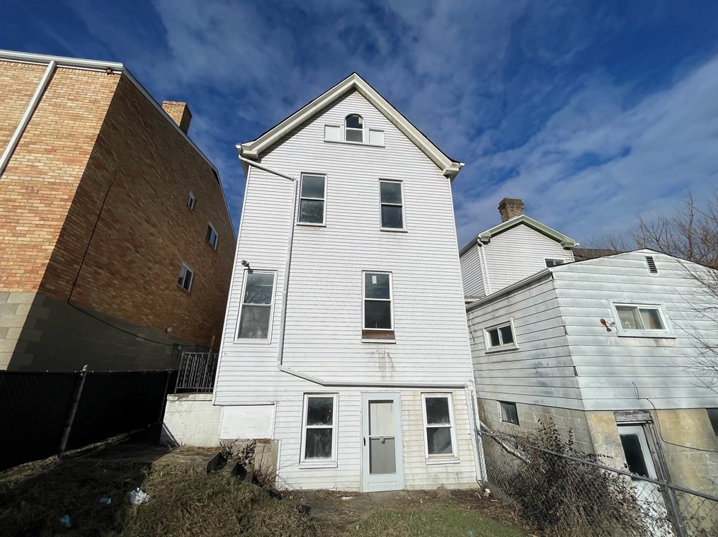 116 Laughlin Ave, Pittsburgh, PA 15210