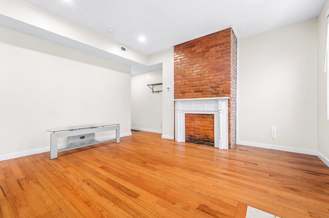 5239 Wickliff St, Pittsburgh, PA 15201