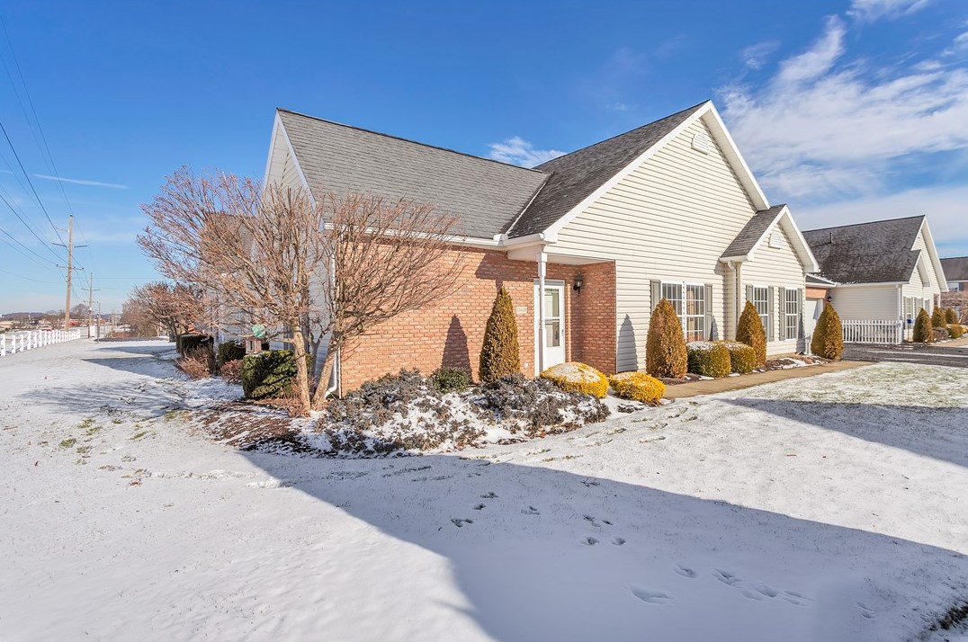 124 Oak St #d, Ellwood City, PA 16117