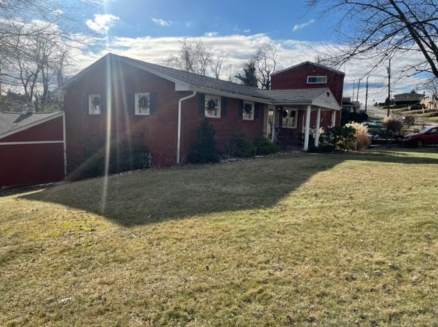 115 General Braddock Dr, Rankin PA  15104-2703 exterior