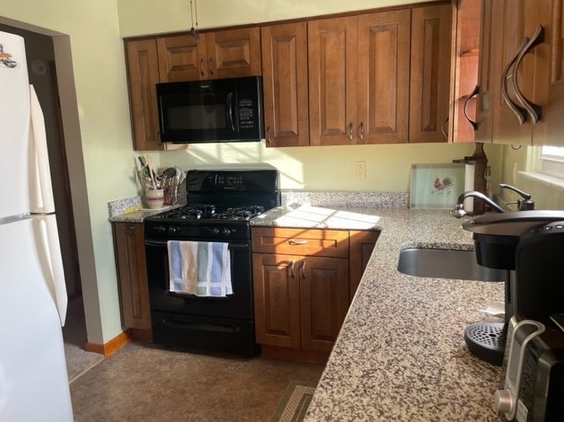 115 General Braddock Dr, Rankin PA  15104-2703 exterior