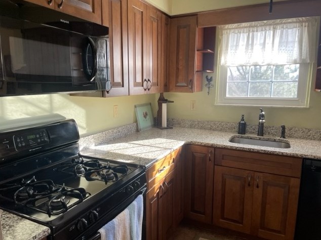 115 General Braddock Dr, Rankin PA  15104-2703 exterior