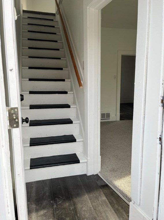 522 Division St, Monessen, PA 15062-1458