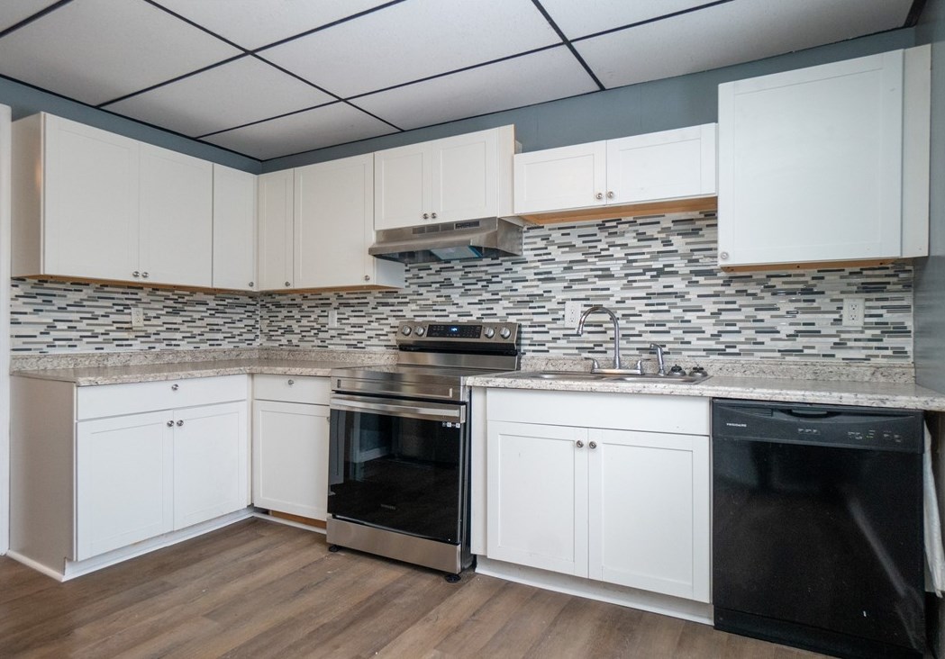 828 Crest, North Charleroi, PA 15022