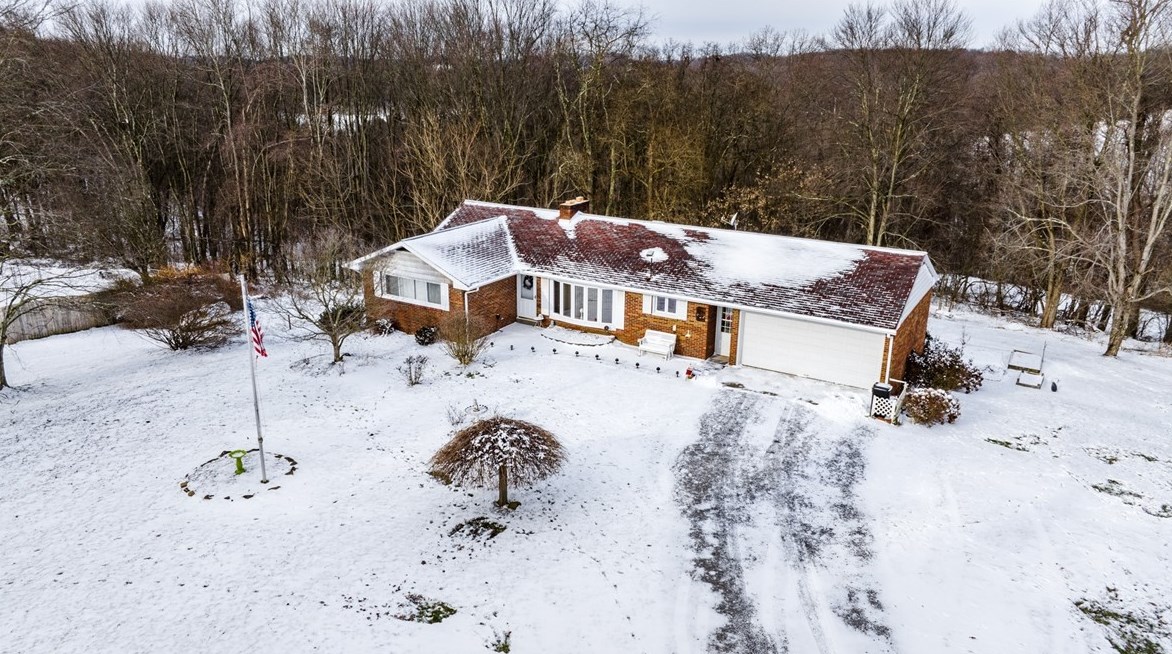 1061 Martin Rd, Tarentum, PA 15084-3464