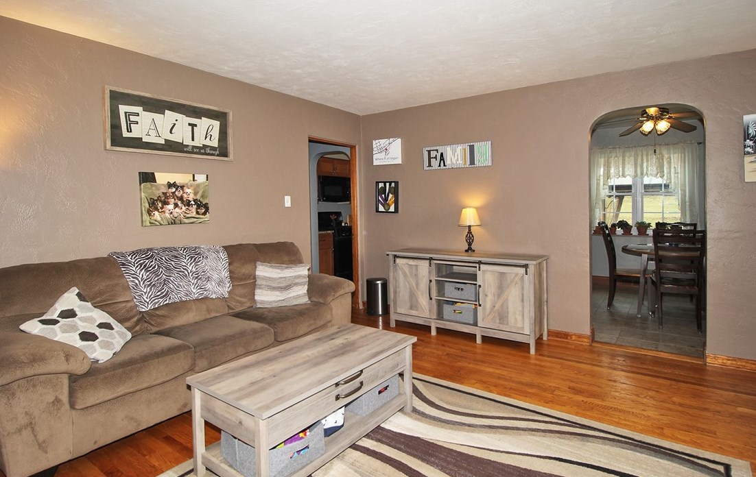 5064 Don St, Finleyville, PA 15332