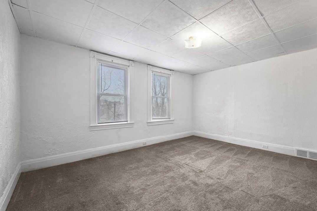 106 Carrick Ave, Pittsburgh PA  15210-4324 exterior