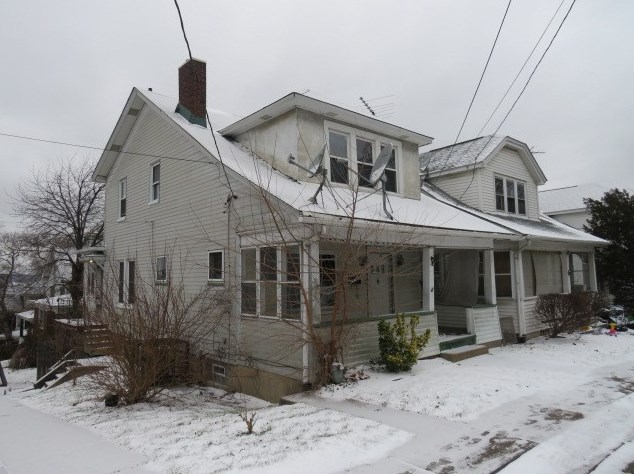 1514 Meadow St, Mckeesport, PA 15132-5459