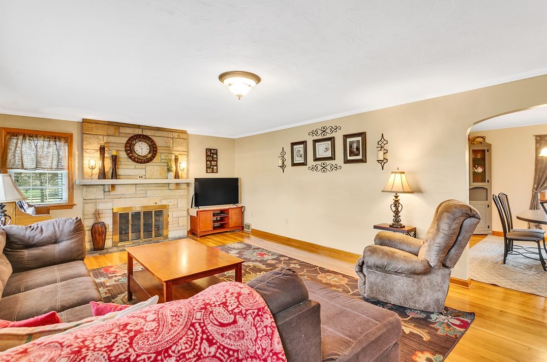 325 Clark Ave, Butler, PA 16002-3851