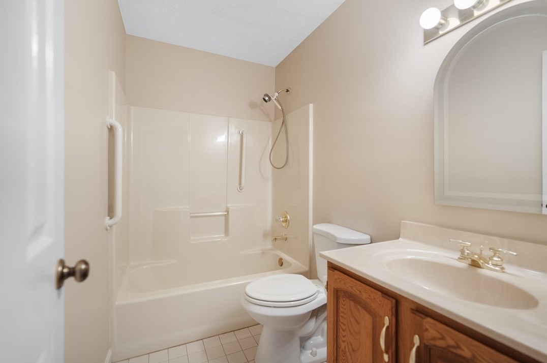 7001 Clubview Dr, Bridgeville PA  15017-1097 exterior