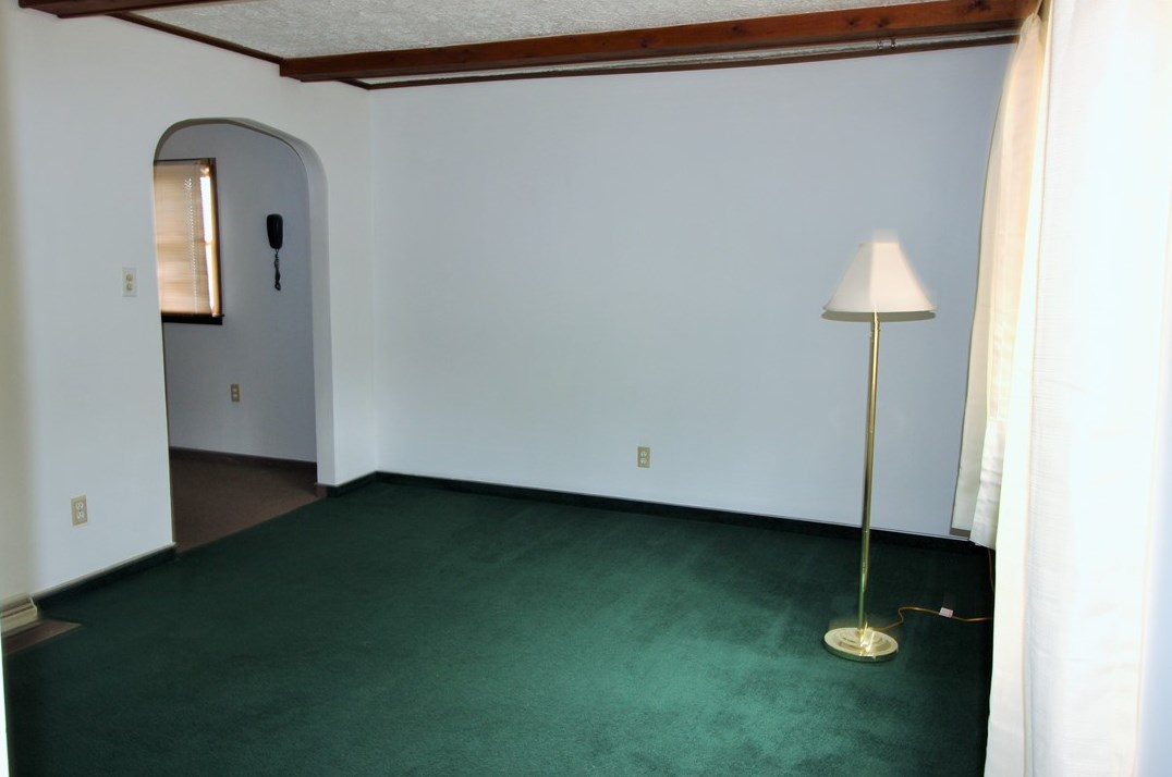 132 Edison St, Oliphant Furnace, PA 15401-2579