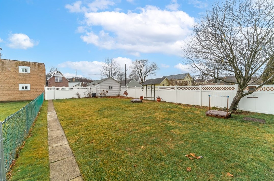 311 Wilcox St, Collier Township, PA 15106-1942