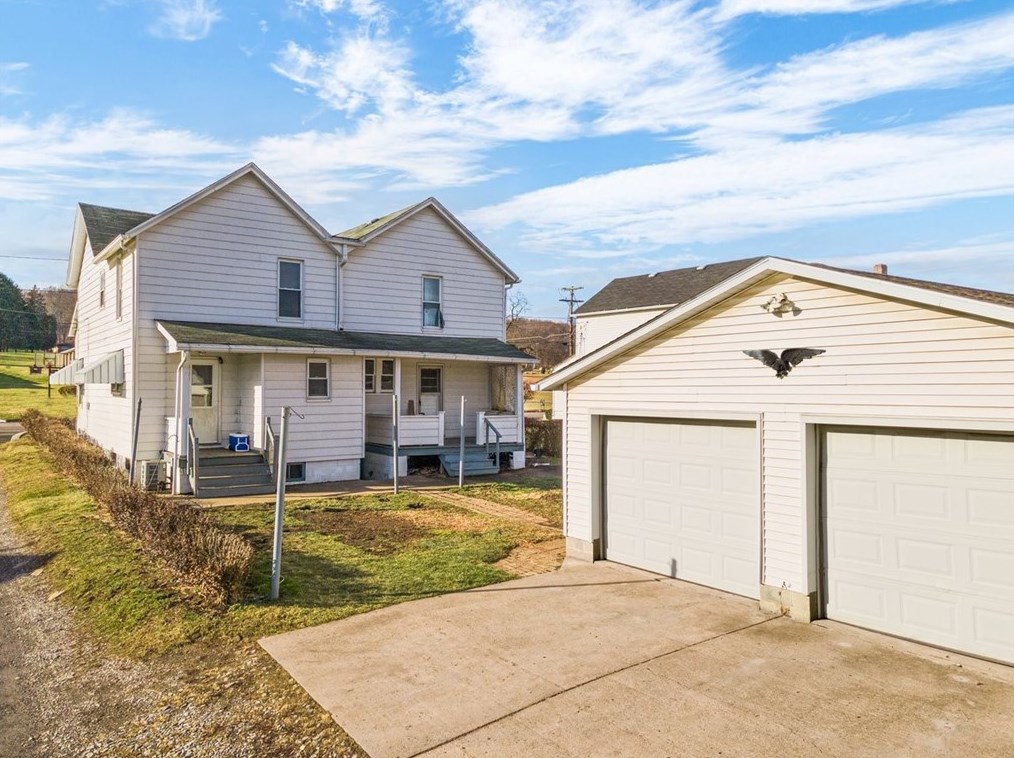 2217 2nd Ave, Beaver Falls, PA 15010