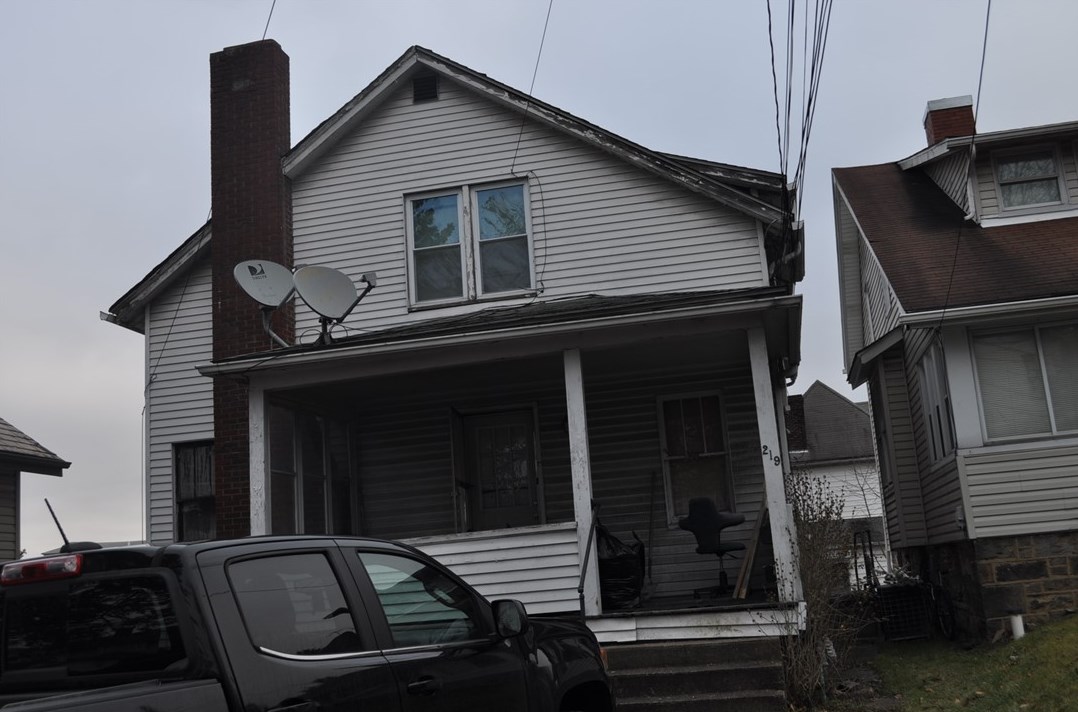 219 Freemont Ave, Butler, PA 16001-6481