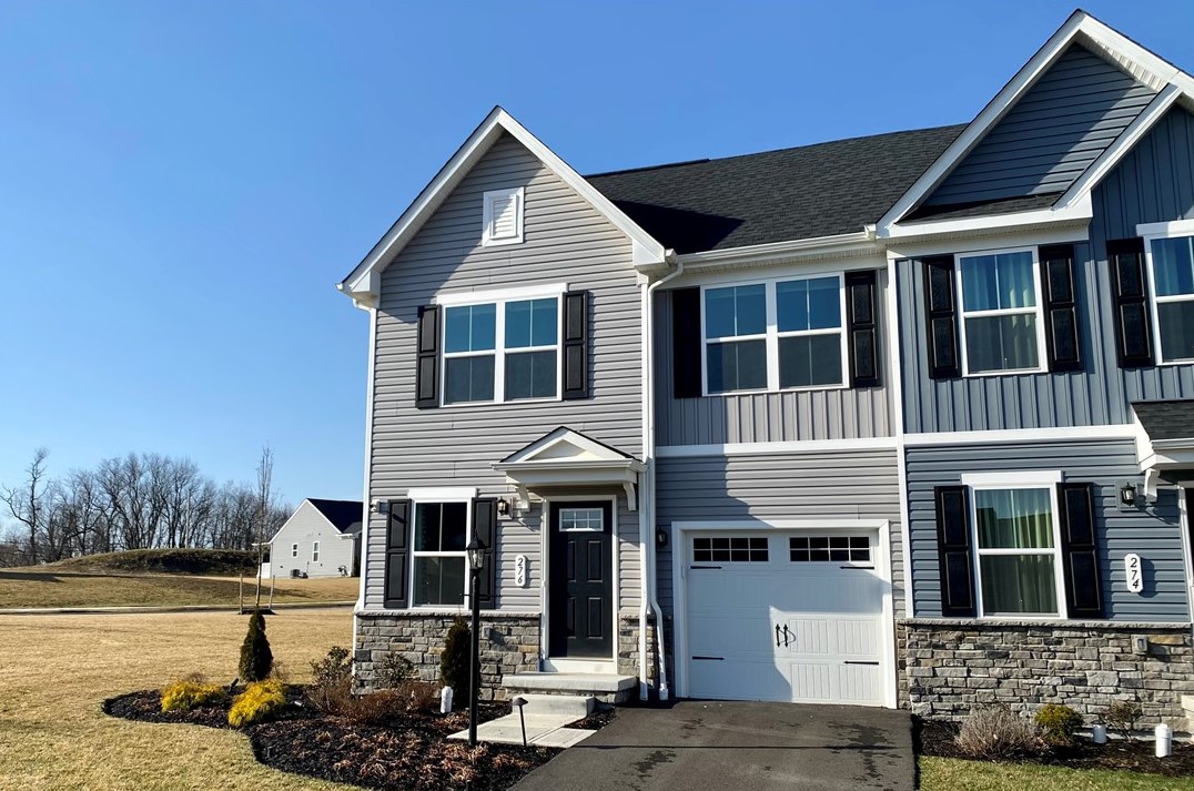 276 Smith Ln, Beaver Falls, PA 15010