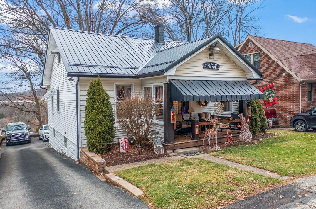 75 Orchard Ter, Washington, PA 15301-2823