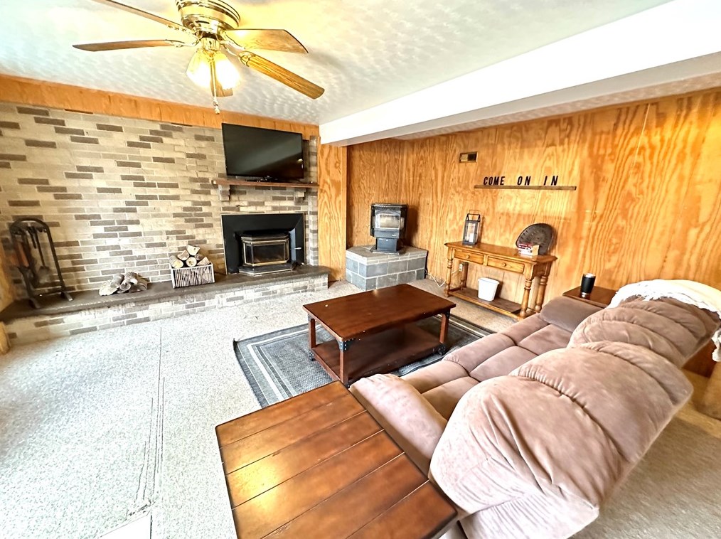 115 Martinko Ln, Markleysburg, PA 15459