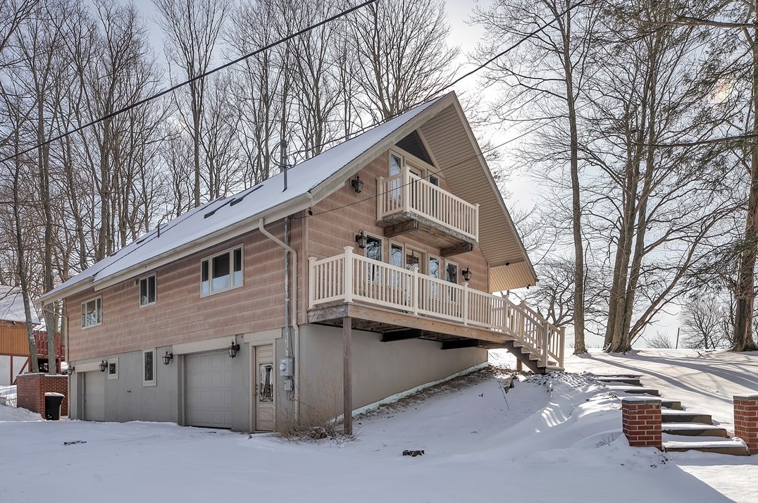 767 S Shore Trail, Central City, PA 15926
