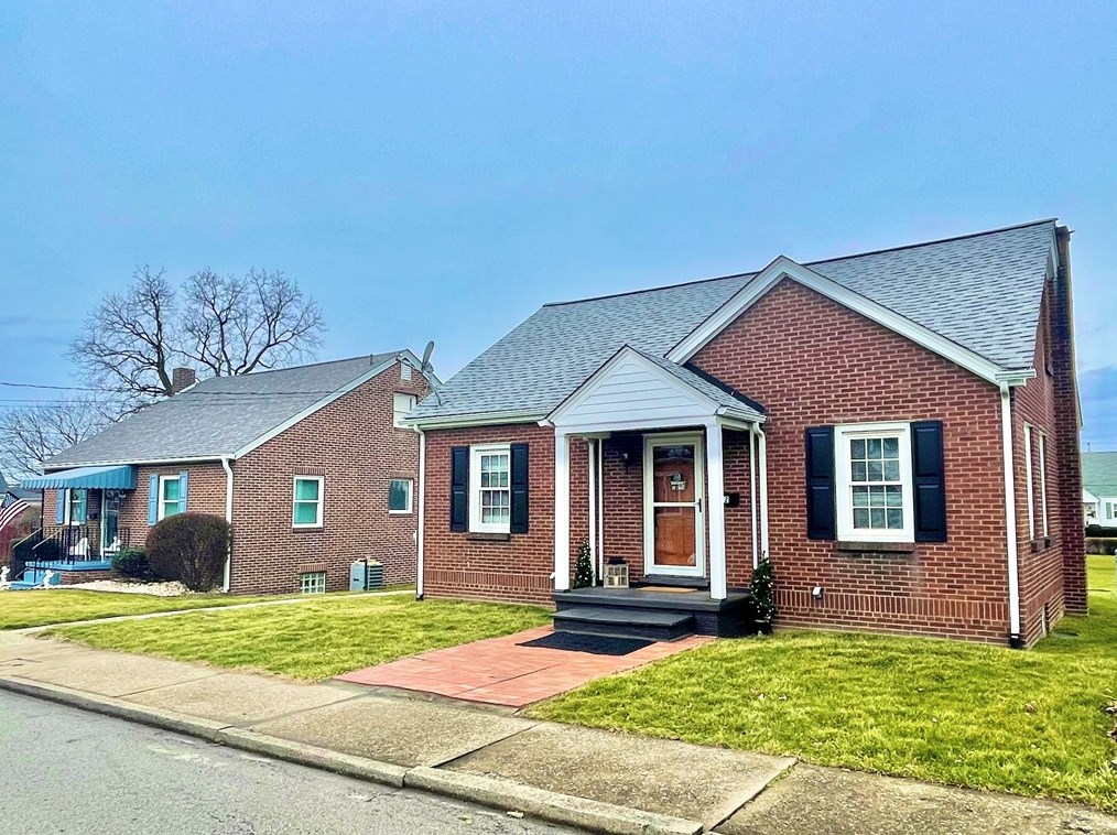 22 E Madison St, Latrobe, PA 15650