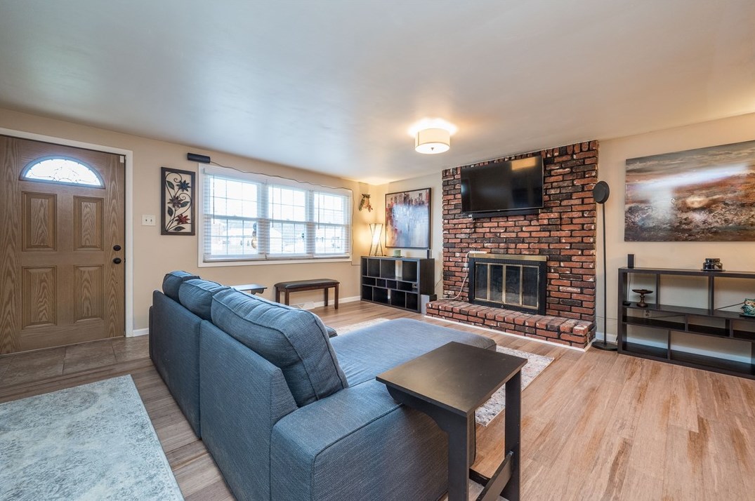 3755 Bradley Dr, Allison Park, PA 15101-3717