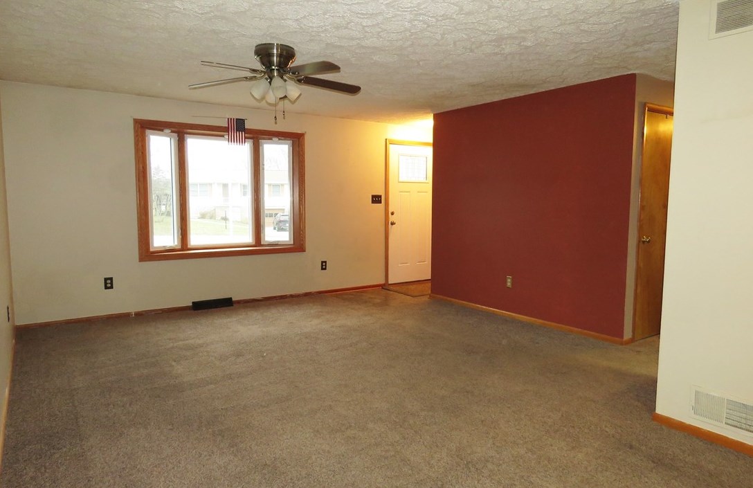 611 Manorview Ln, West Newton, PA 15089